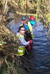 Clean Up of the Back Stream in Loudwater by Revive the Wye and other Volunteers